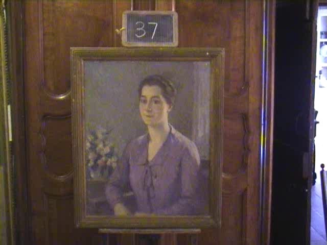 37 — Mme Wanda Morisset en buste